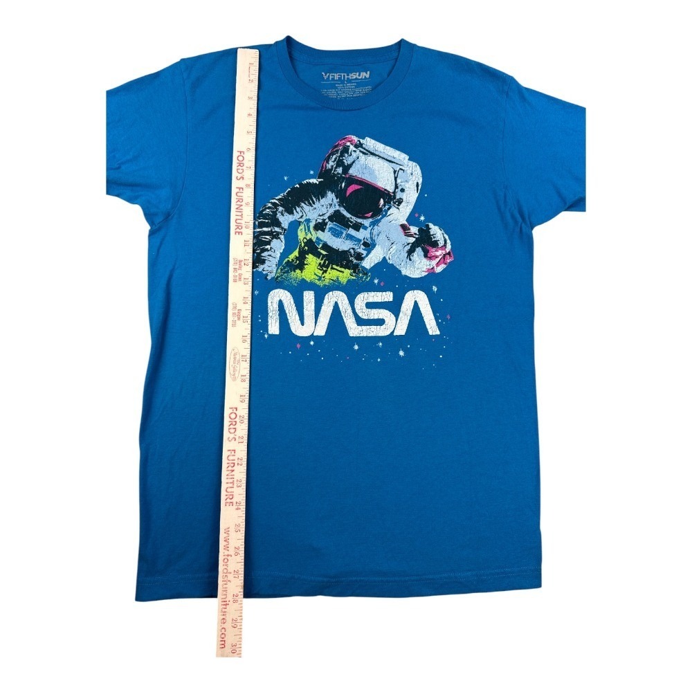 Fifth Sun Men's NASA Graphic T-Shirt Large Blue Short Sleeve Crewneck Astronaut - Picture 4 of 6